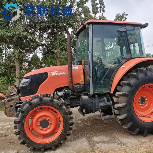 Equipped with Kubota standing water -cold 4 -cylinder 16 diesel engine.